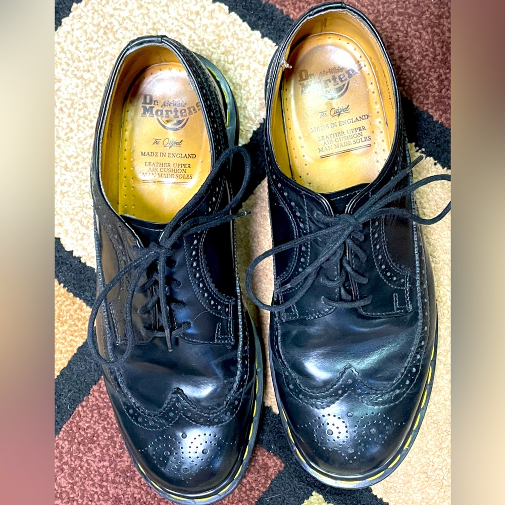 Dr. Martens docs black wingtip oxfords shoes men’s made in England size 10